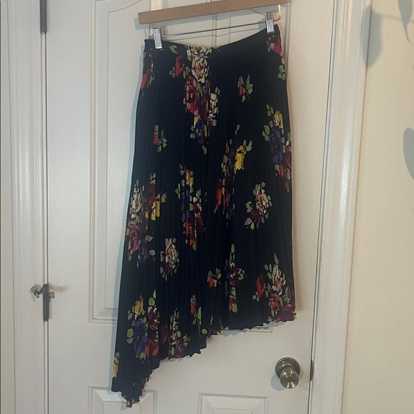 Kate Spade | Rare Roses Plisse Pleated Floral Asymmetrical Skirt Size XS - Picture 5 of 9